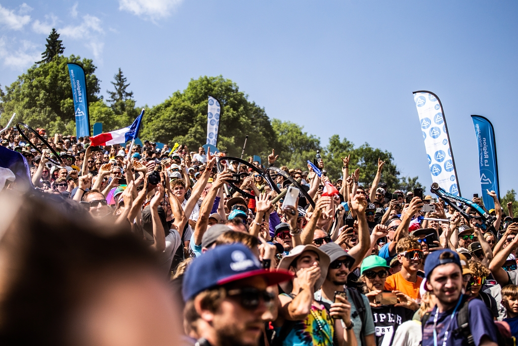 Fans at the Les Gets downhill world cup
