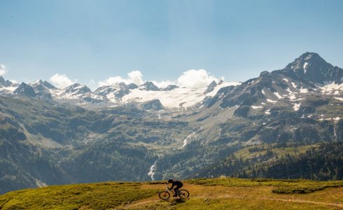 Riding bikes with MTB BEDS in La Thuile in Italy