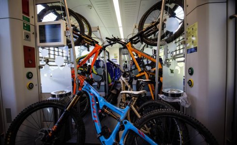 Can you take your bike on the train? - MTB Beds