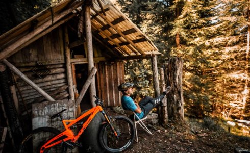 Log cabin on the trail - MTB Beds