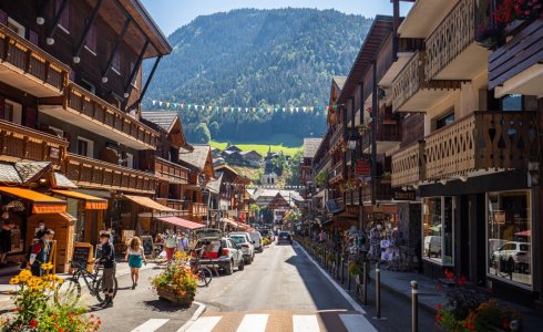 What is Morzine town like? - MTB Beds