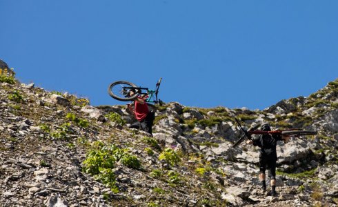 Big mountain riding in the alps - MTB Beds