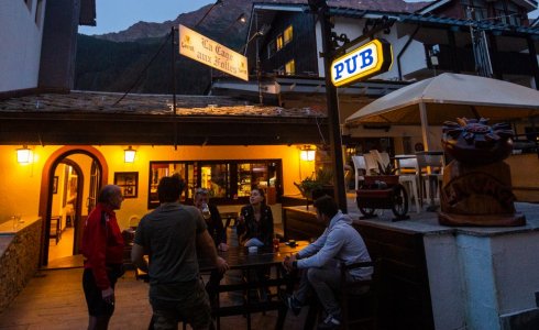 Where to drink apres in La Thuile - MTB Beds