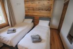 self catered apartment with twin room in morzine