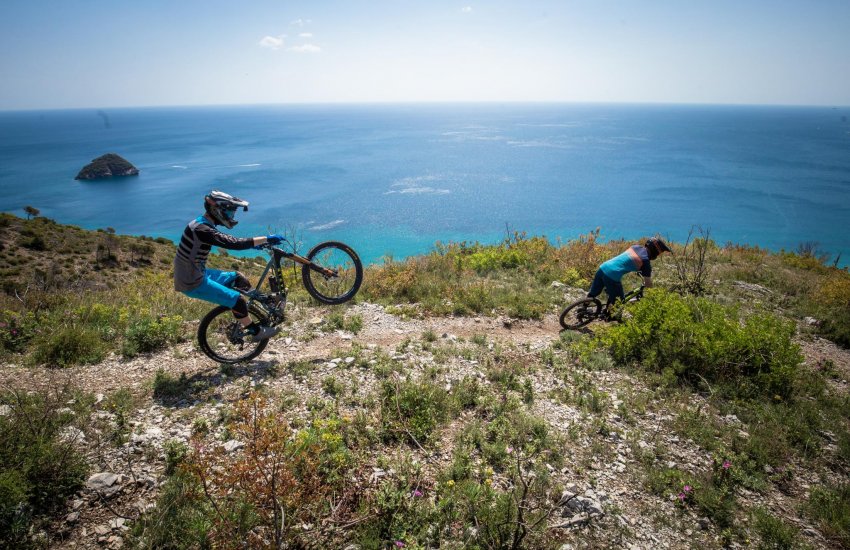 Drejning badning Barnlig Finale Ligure mountain bike holidays | MTB Beds